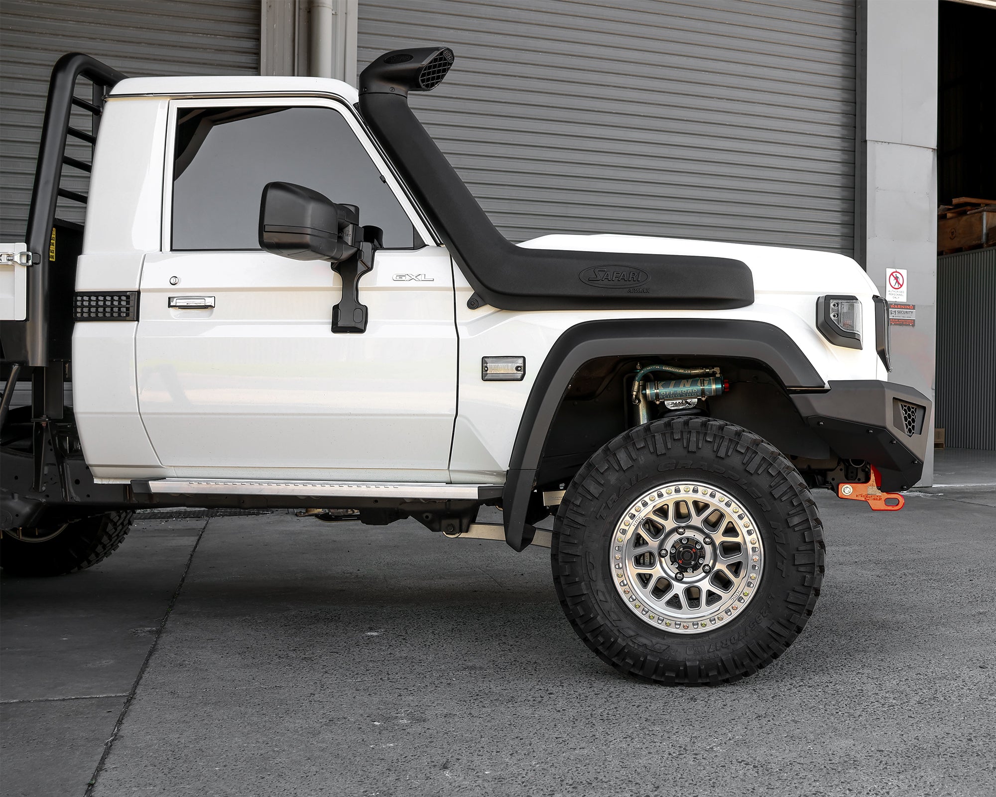 Raid Bull Bar & Lights Kit