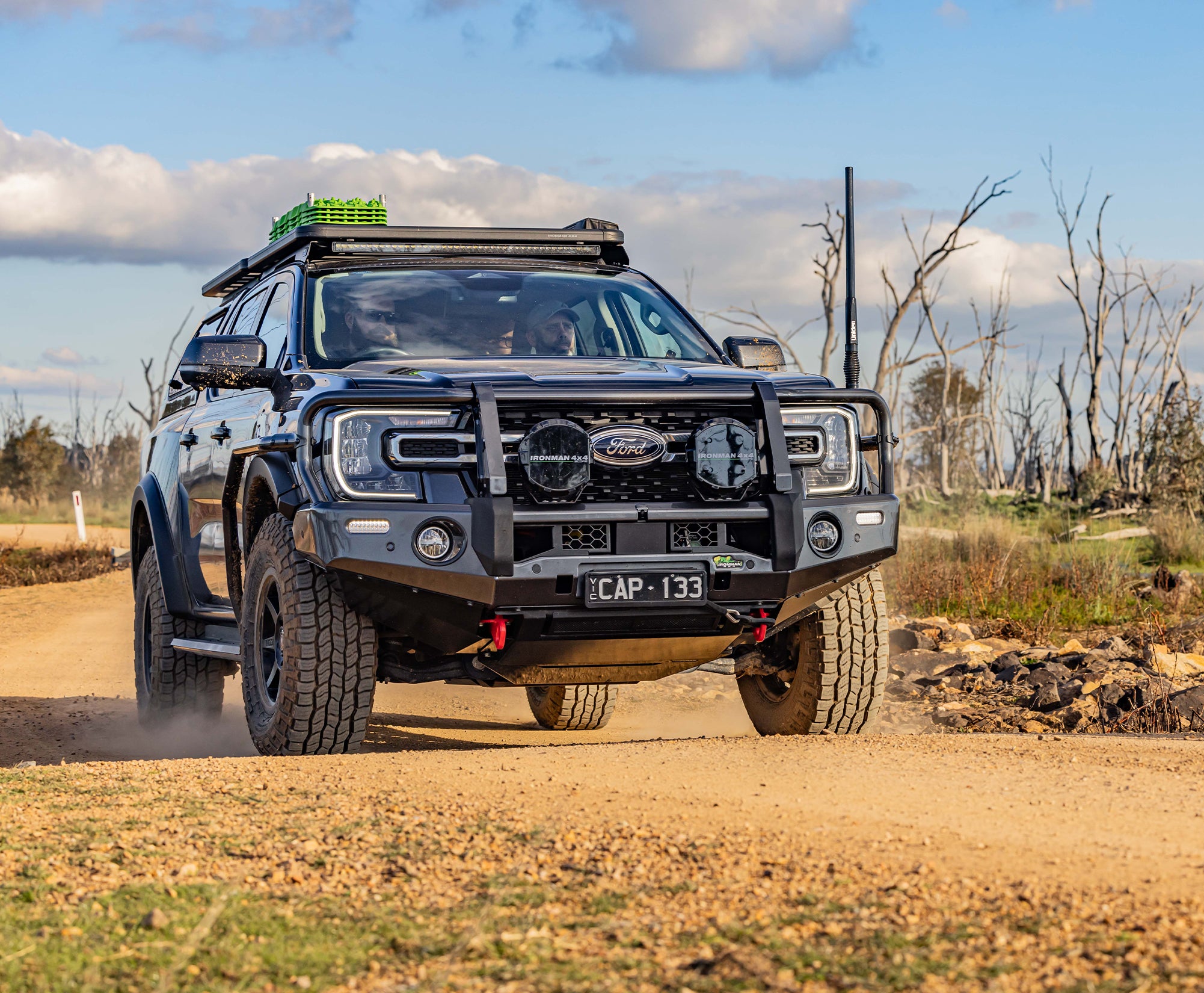 hit man＆bulldog Deluxe Bull Bar – Ironman 4x4 International